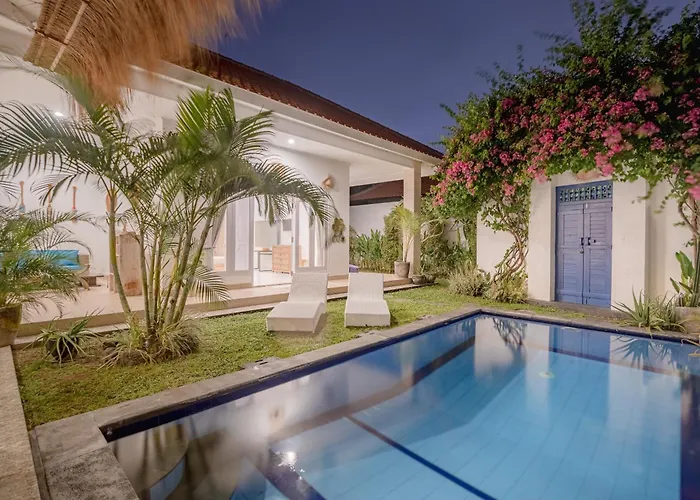Private Pool And Rooftop 3br Canggu