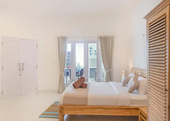 Private Pool And Rooftop 3br * Canggu